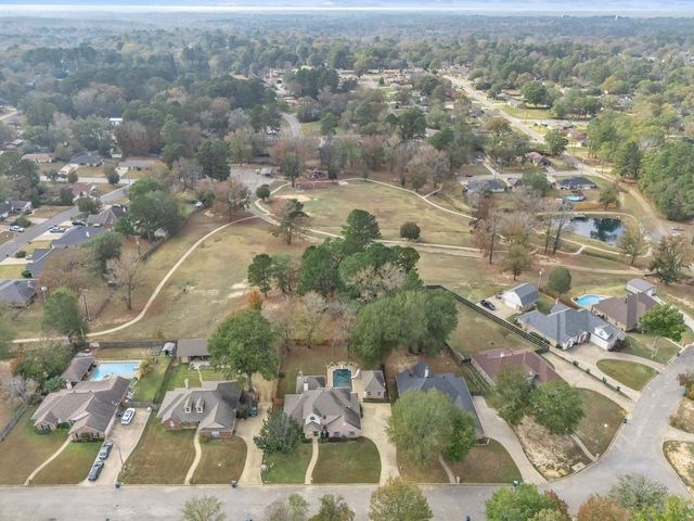 105 Willow Brook Dr, White Oak, TX 75693