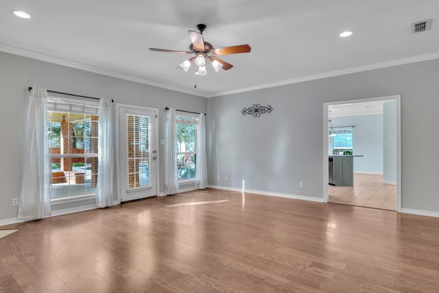 105 Willow Brook Dr, White Oak, TX 75693