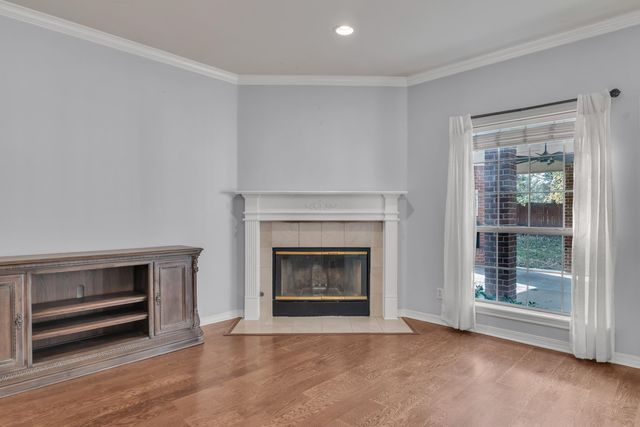 105 Willow Brook Dr, White Oak, TX 75693