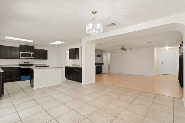 809 Betterman DR, Pflugerville, TX 78660