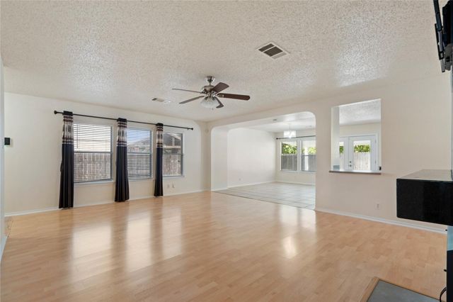809 Betterman DR, Pflugerville, TX 78660