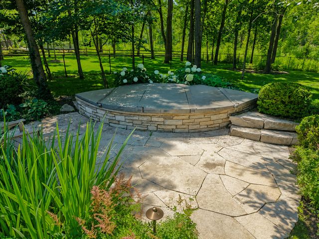 200 Glenwood Road, Lake Forest, IL 60045