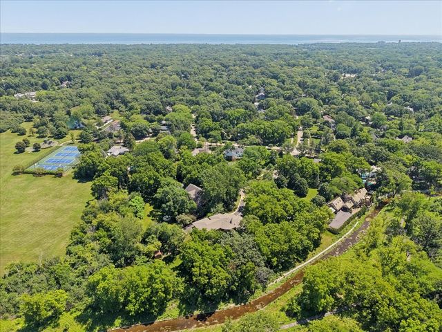 200 Glenwood Road, Lake Forest, IL 60045