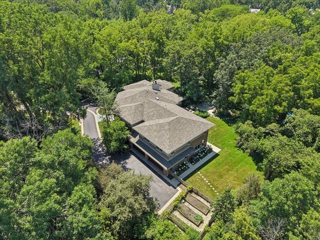 200 Glenwood Road, Lake Forest, IL 60045
