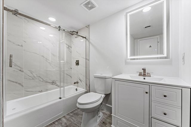 200 W Jacaranda Country Club Drive 3c, Plantation, FL 33324