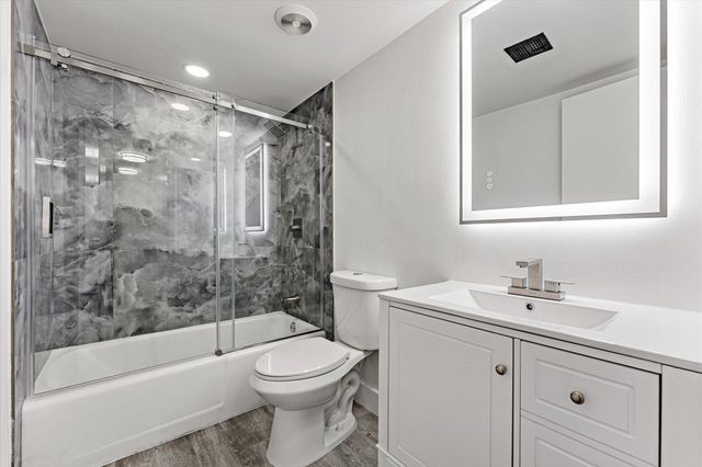 200 W Jacaranda Country Club Drive 3c, Plantation, FL 33324