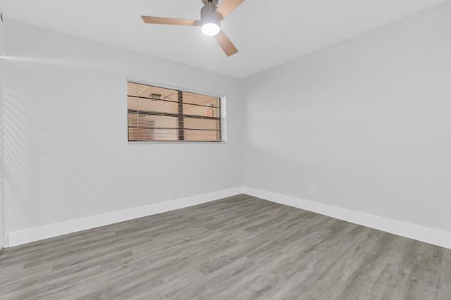 200 W Jacaranda Country Club Drive 3c, Plantation, FL 33324