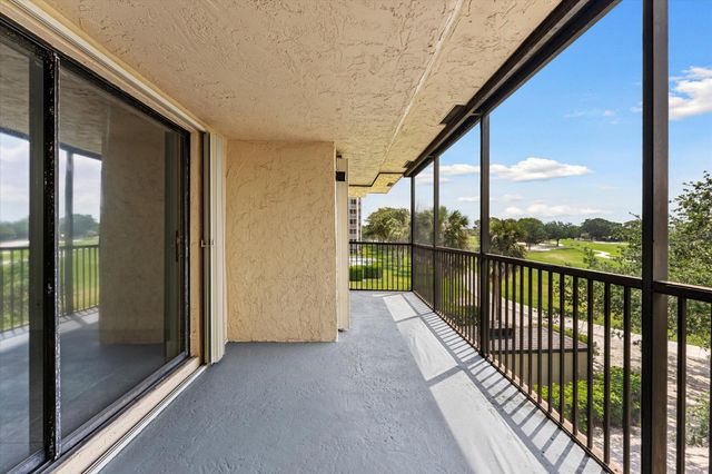 200 W Jacaranda Country Club Drive 3c, Plantation, FL 33324