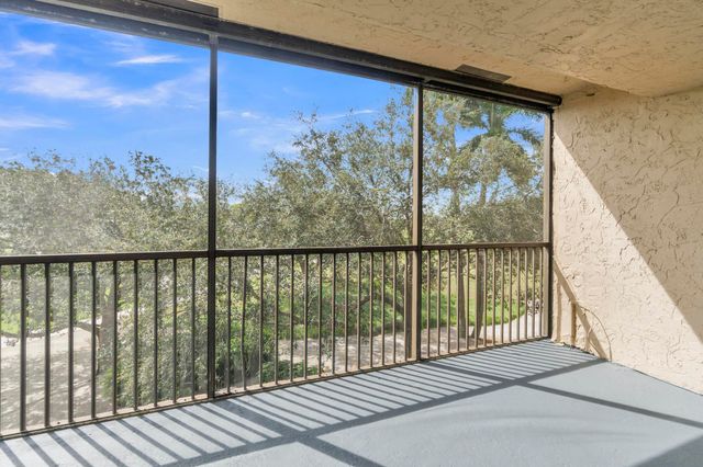 200 W Jacaranda Country Club Drive 3c, Plantation, FL 33324