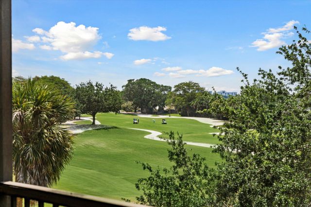 200 W Jacaranda Country Club Drive 3c, Plantation, FL 33324