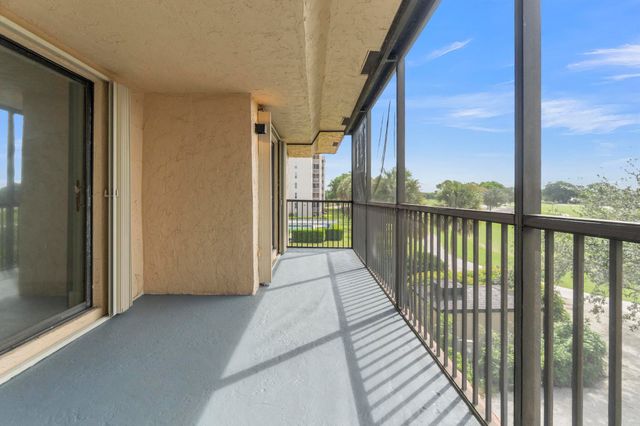 200 W Jacaranda Country Club Drive 3c, Plantation, FL 33324