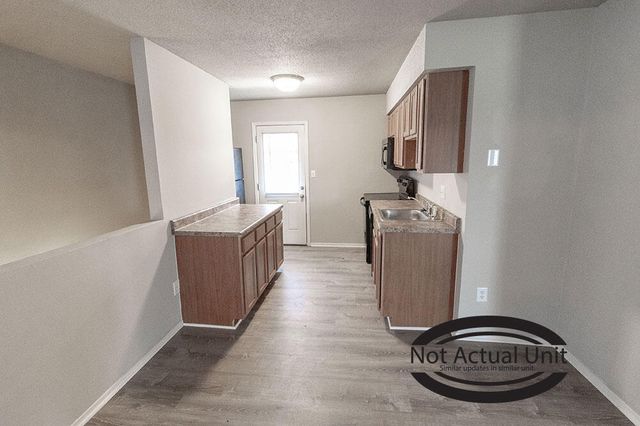 203 WHEATON CT, Columbia, MO 65203