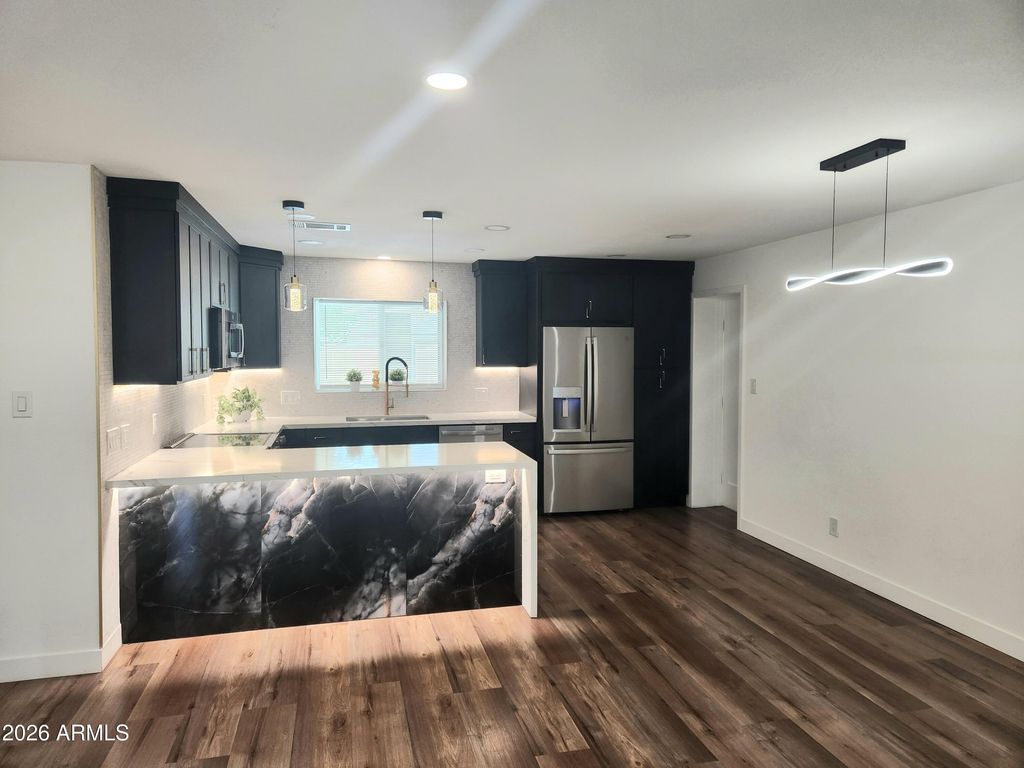 3707 E AMELIA Avenue, Phoenix, AZ 85018 — photo 2