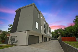 935 W 12th Street 101, Dallas, TX 75208