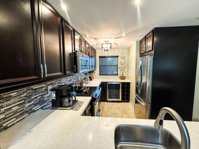 9460 Tangerine Place 207, Davie, FL 33324