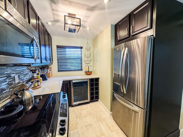 9460 Tangerine Place 207, Davie, FL 33324