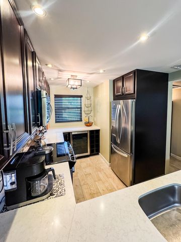 9460 Tangerine Place 207, Davie, FL 33324