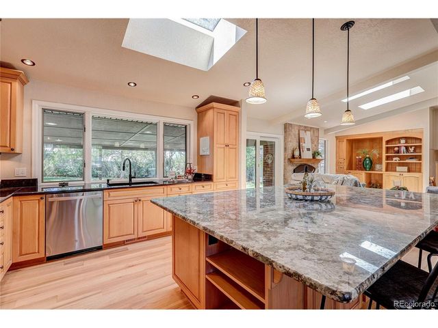 811 S Newcombe Way, Lakewood, CO 80226