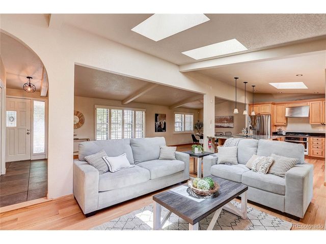 811 S Newcombe Way, Lakewood, CO 80226