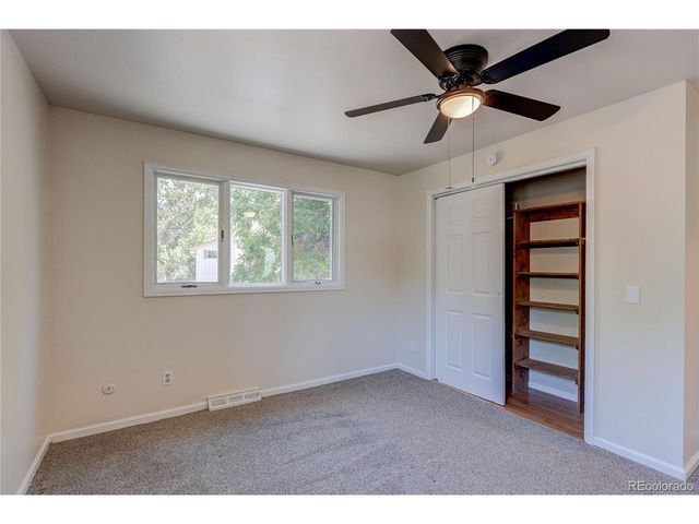 811 S Newcombe Way, Lakewood, CO 80226