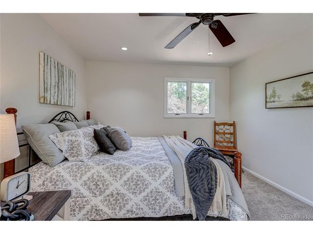 811 S Newcombe Way, Lakewood, CO 80226