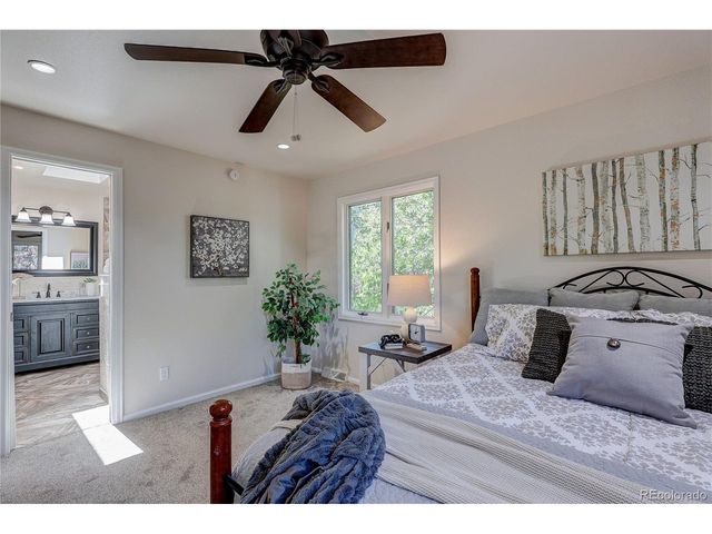 811 S Newcombe Way, Lakewood, CO 80226