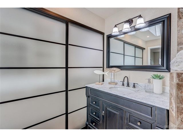 811 S Newcombe Way, Lakewood, CO 80226