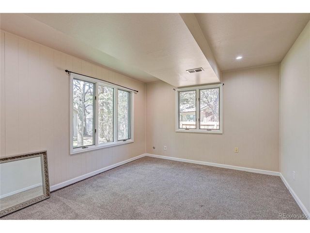 811 S Newcombe Way, Lakewood, CO 80226