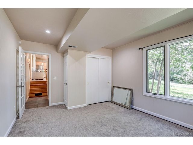 811 S Newcombe Way, Lakewood, CO 80226