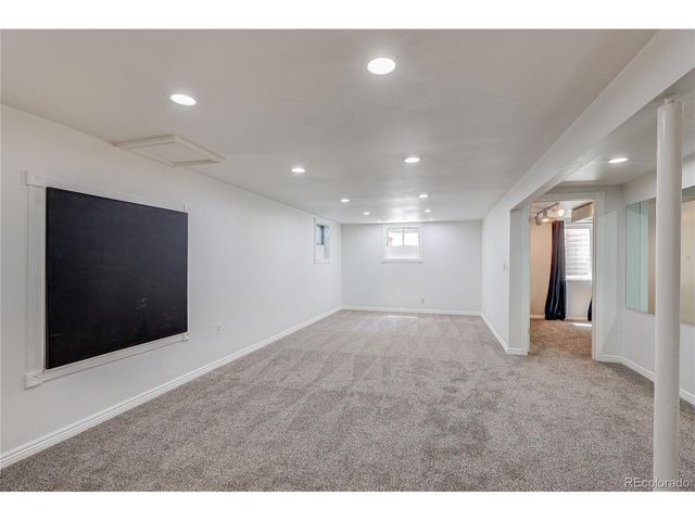 811 S Newcombe Way, Lakewood, CO 80226