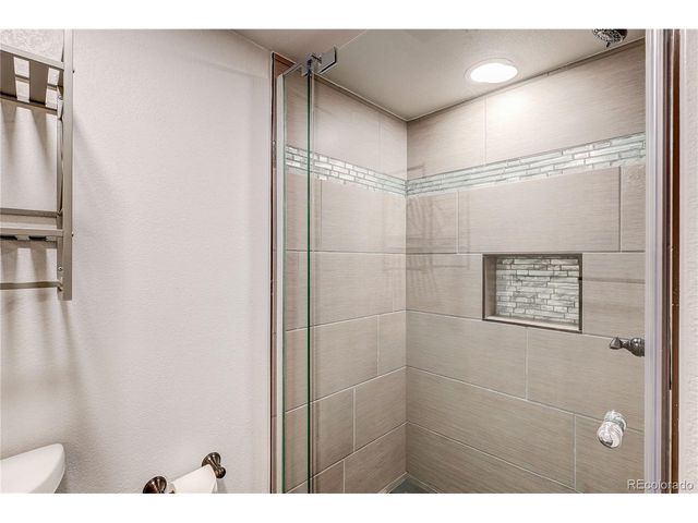 811 S Newcombe Way, Lakewood, CO 80226