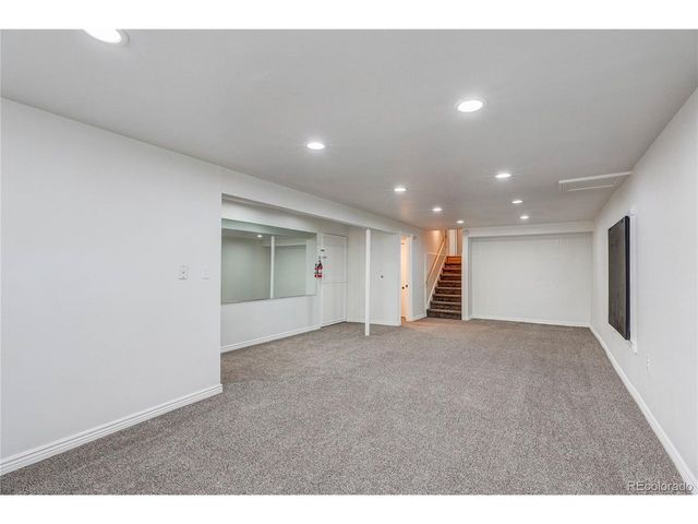 811 S Newcombe Way, Lakewood, CO 80226