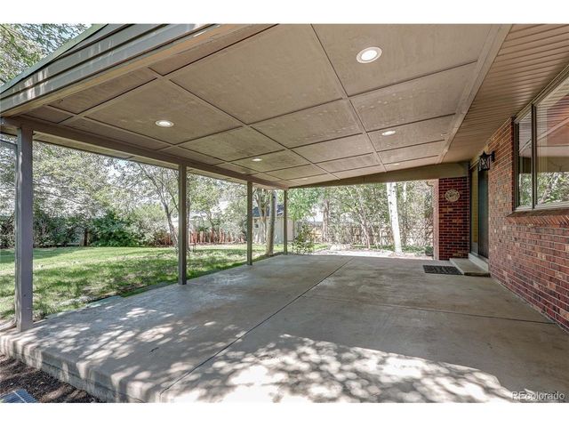 811 S Newcombe Way, Lakewood, CO 80226