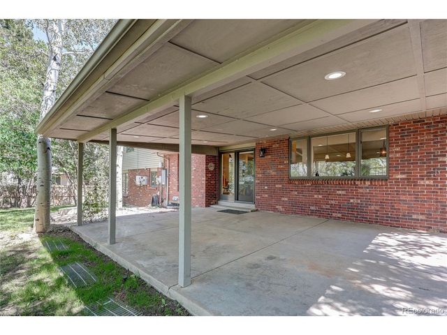 811 S Newcombe Way, Lakewood, CO 80226