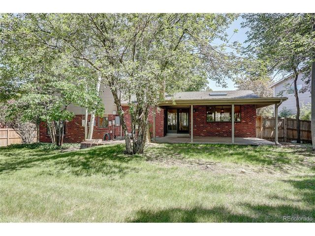 811 S Newcombe Way, Lakewood, CO 80226