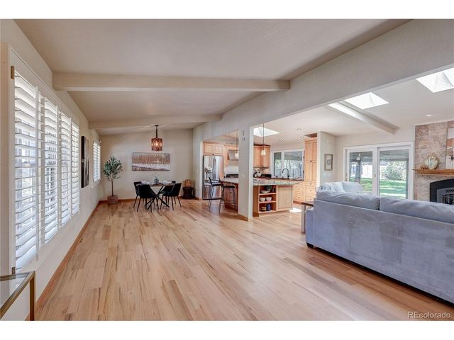 811 S Newcombe Way, Lakewood, CO 80226