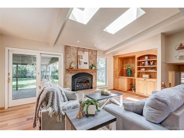 811 S Newcombe Way, Lakewood, CO 80226