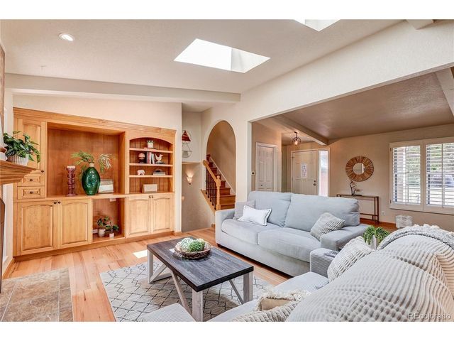 811 S Newcombe Way, Lakewood, CO 80226