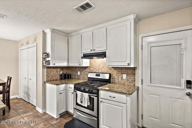 6 Canary Place, Jackson, MS 39204