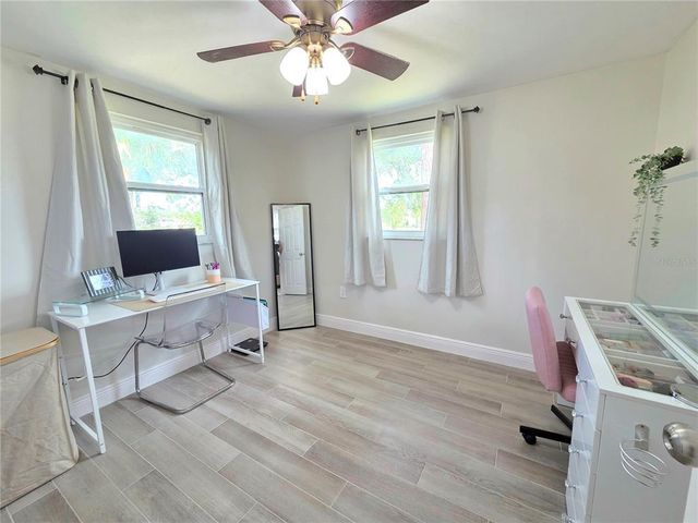 106 5TH STREET NW, Ruskin, FL 33570