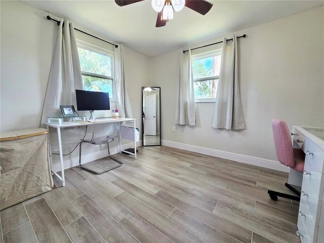 106 5TH STREET NW, Ruskin, FL 33570