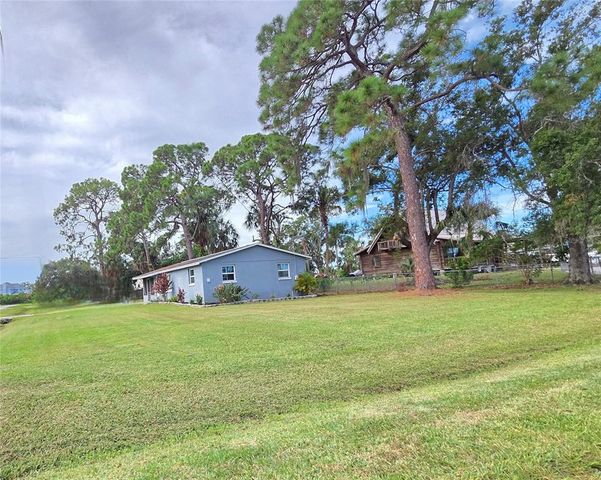 106 5TH STREET NW, Ruskin, FL 33570