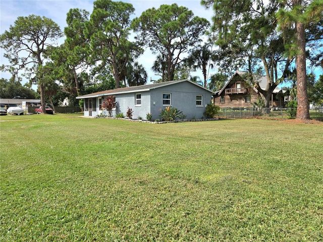 106 5TH STREET NW, Ruskin, FL 33570