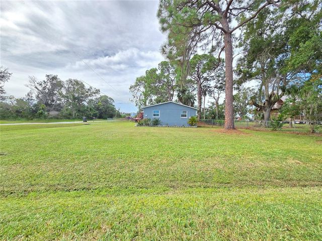 106 5TH STREET NW, Ruskin, FL 33570