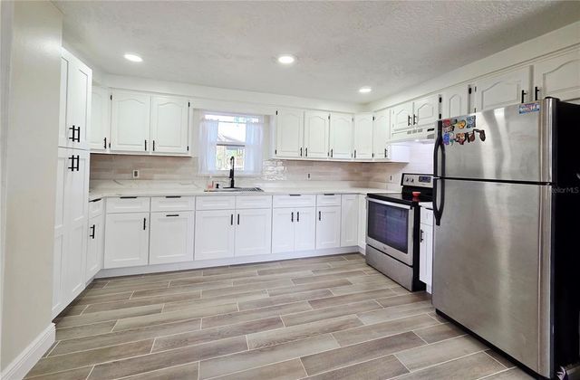 106 5TH STREET NW, Ruskin, FL 33570