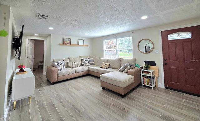 106 5TH STREET NW, Ruskin, FL 33570