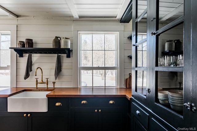 8 George Sickle Road, Saugerties, NY 12477