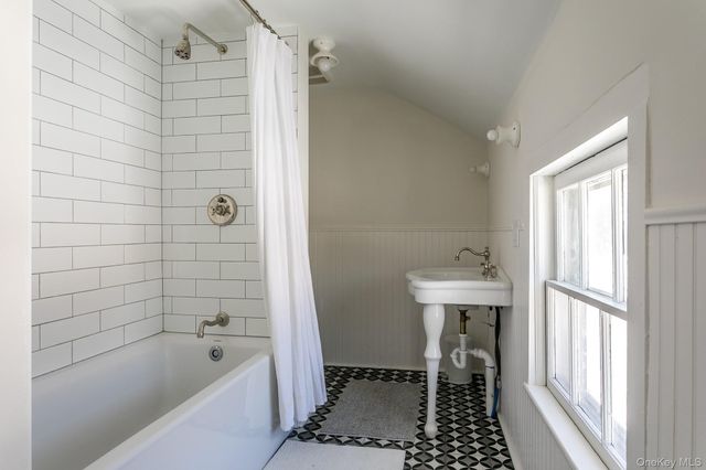 8 George Sickle Road, Saugerties, NY 12477