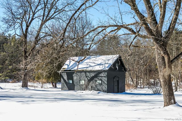 8 George Sickle Road, Saugerties, NY 12477