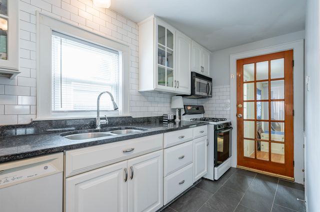 14 Gove Street, Manchester, NH 03102